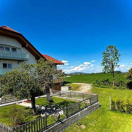 Gaesthaus "Seeblick" Seekirchen am Wallersee Exterior foto