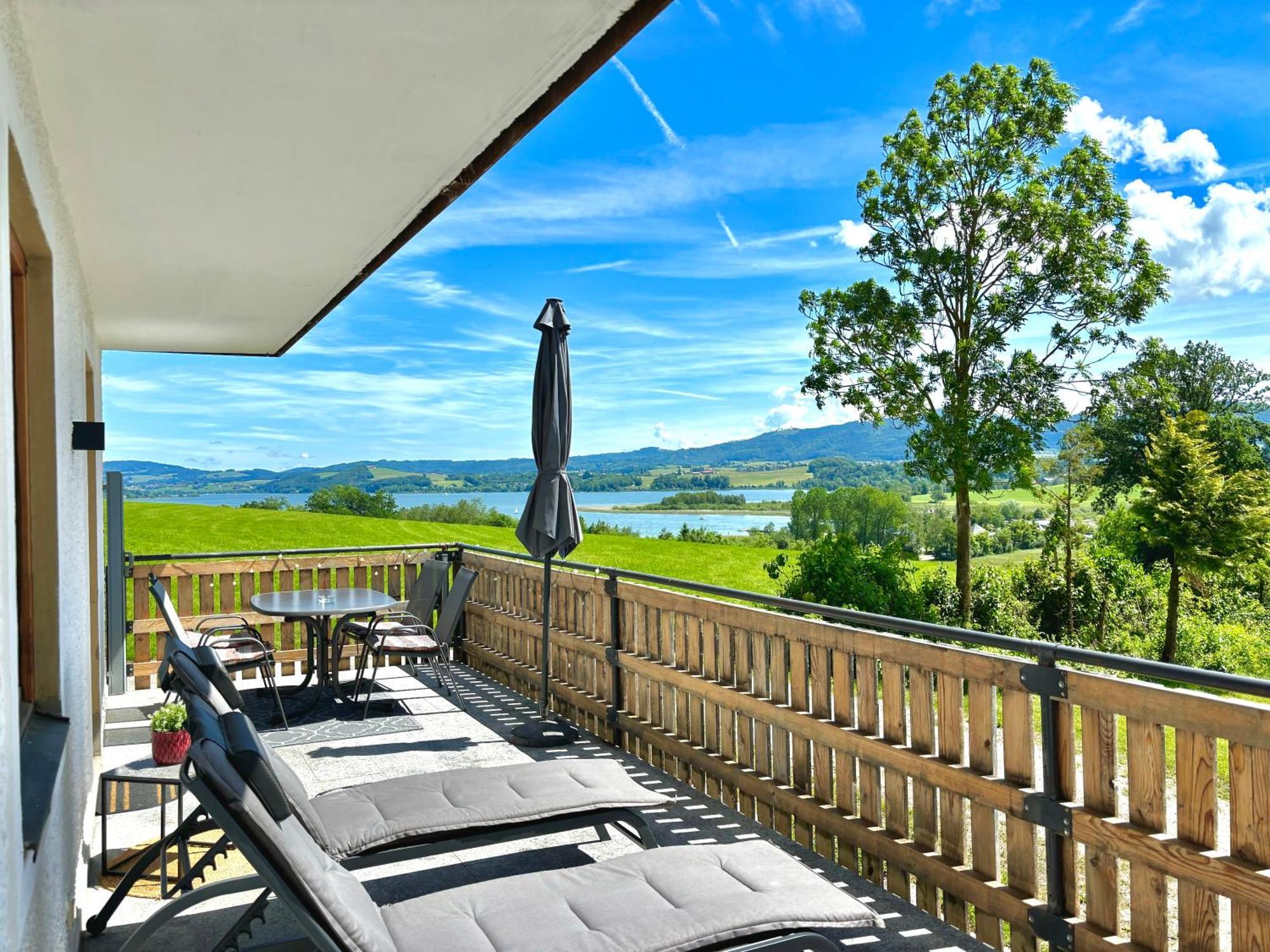 Gaesthaus "Seeblick" Seekirchen am Wallersee Exterior foto
