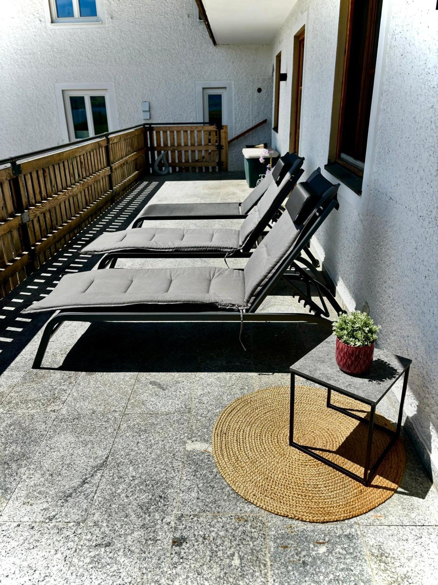 Gaesthaus "Seeblick" Seekirchen am Wallersee Exterior foto